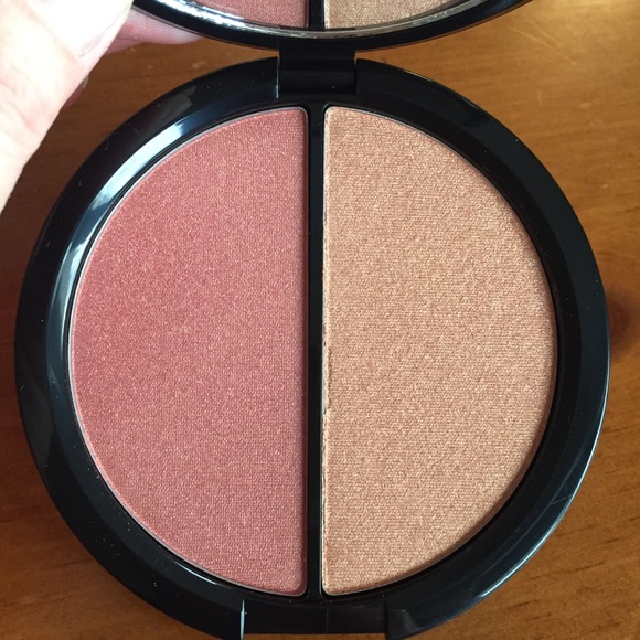 Bobbi Brown Powder Duo & Face Brush - Picture 7 of 12